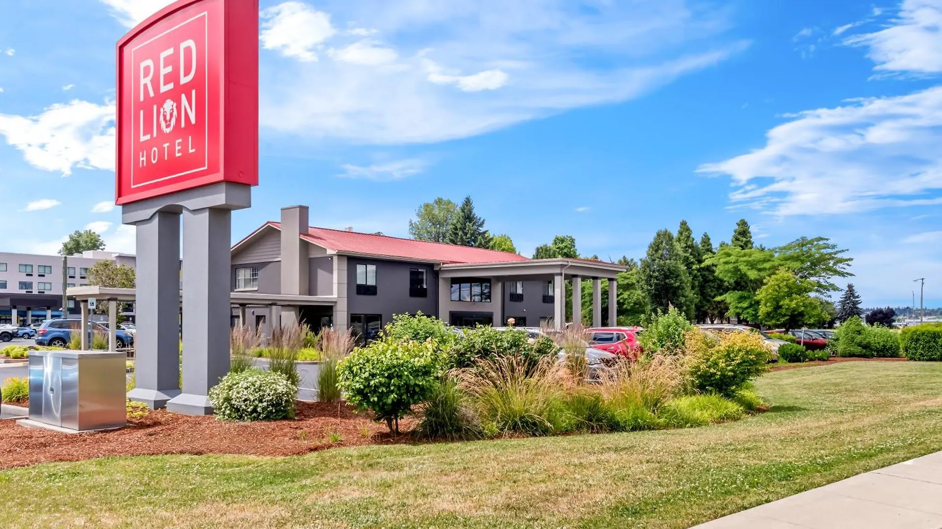 Red Lion Hotel Portland Airport contacts